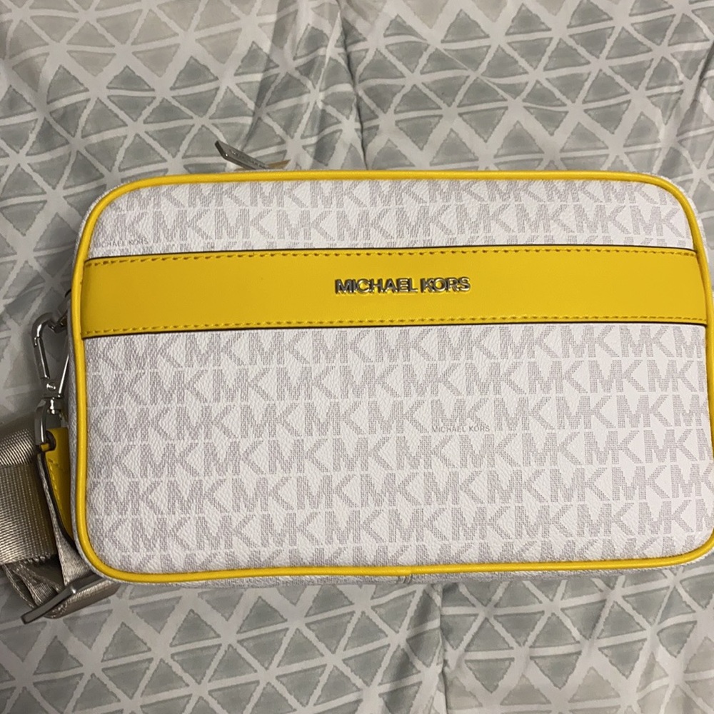 MK purse - Picture 2 of 3